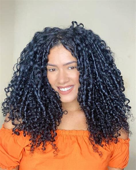 7 técnicas de finalização para o cabelo cacheado.